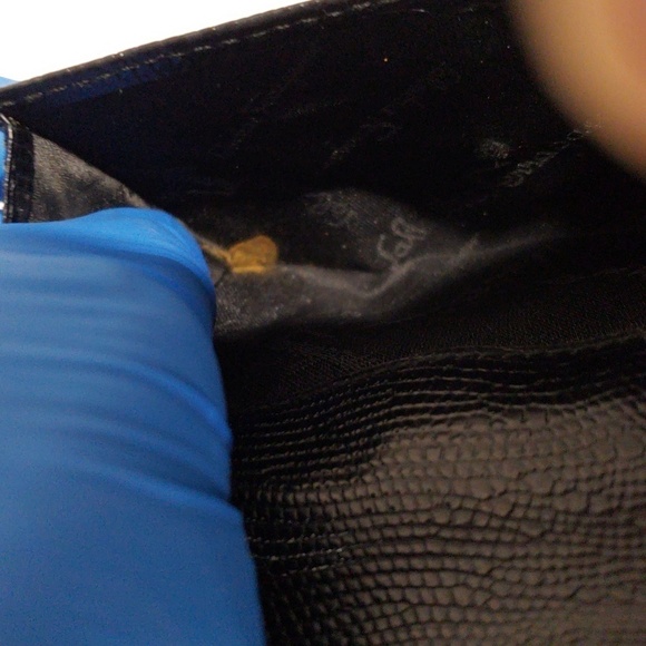 Authentic Salvatore Ferragamo Black Leather Bi-Fold Wallet – Luxury 4.75"x4-inch - Picture 13 of 15